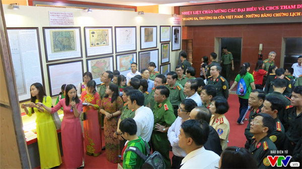 В Ханое открылась выставка, посвященная вьетнамским архипелагам Хоангша и Чыонгша - ảnh 1